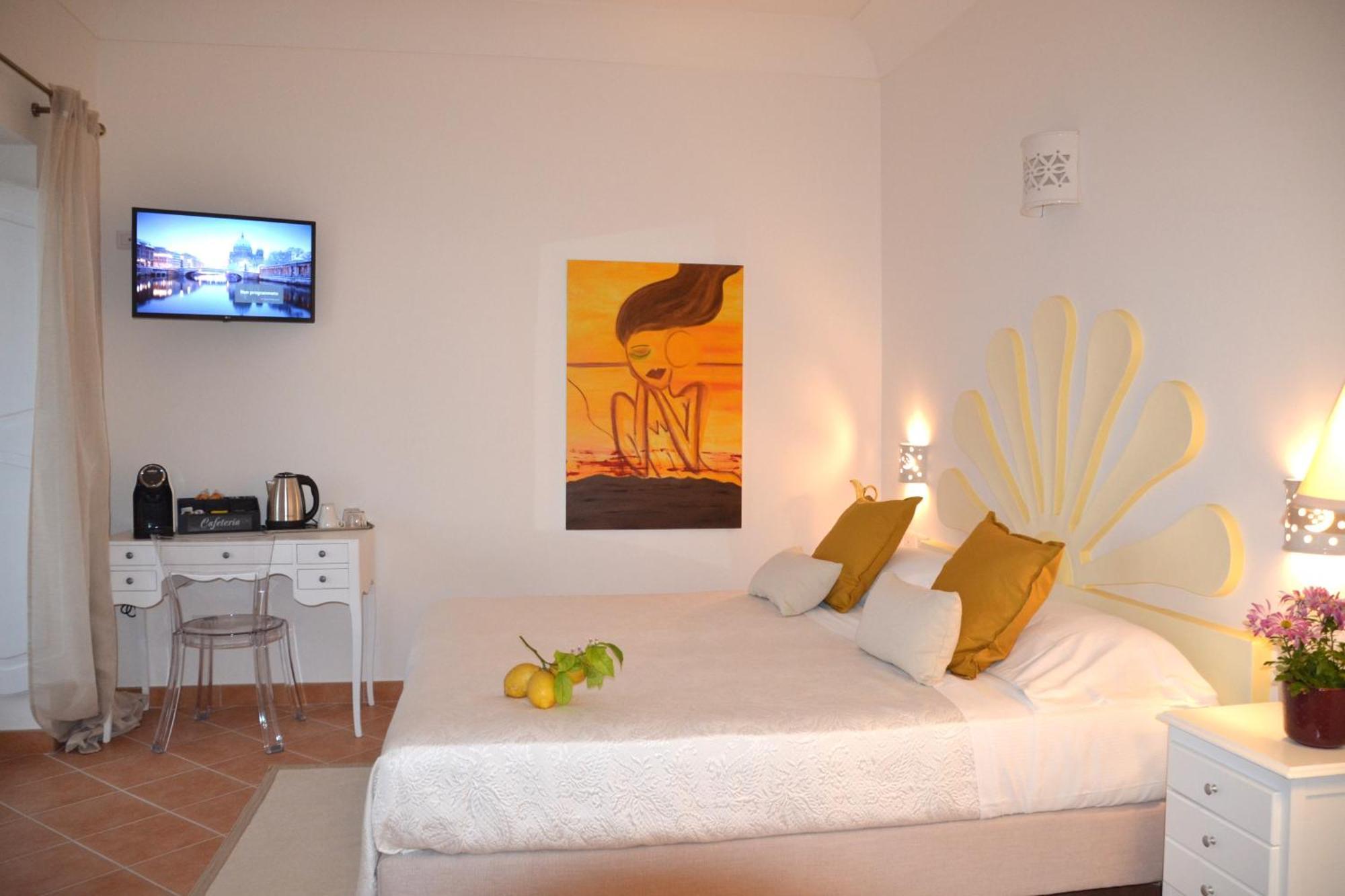 Villa Santa Chiara Positano Suites Exterior photo